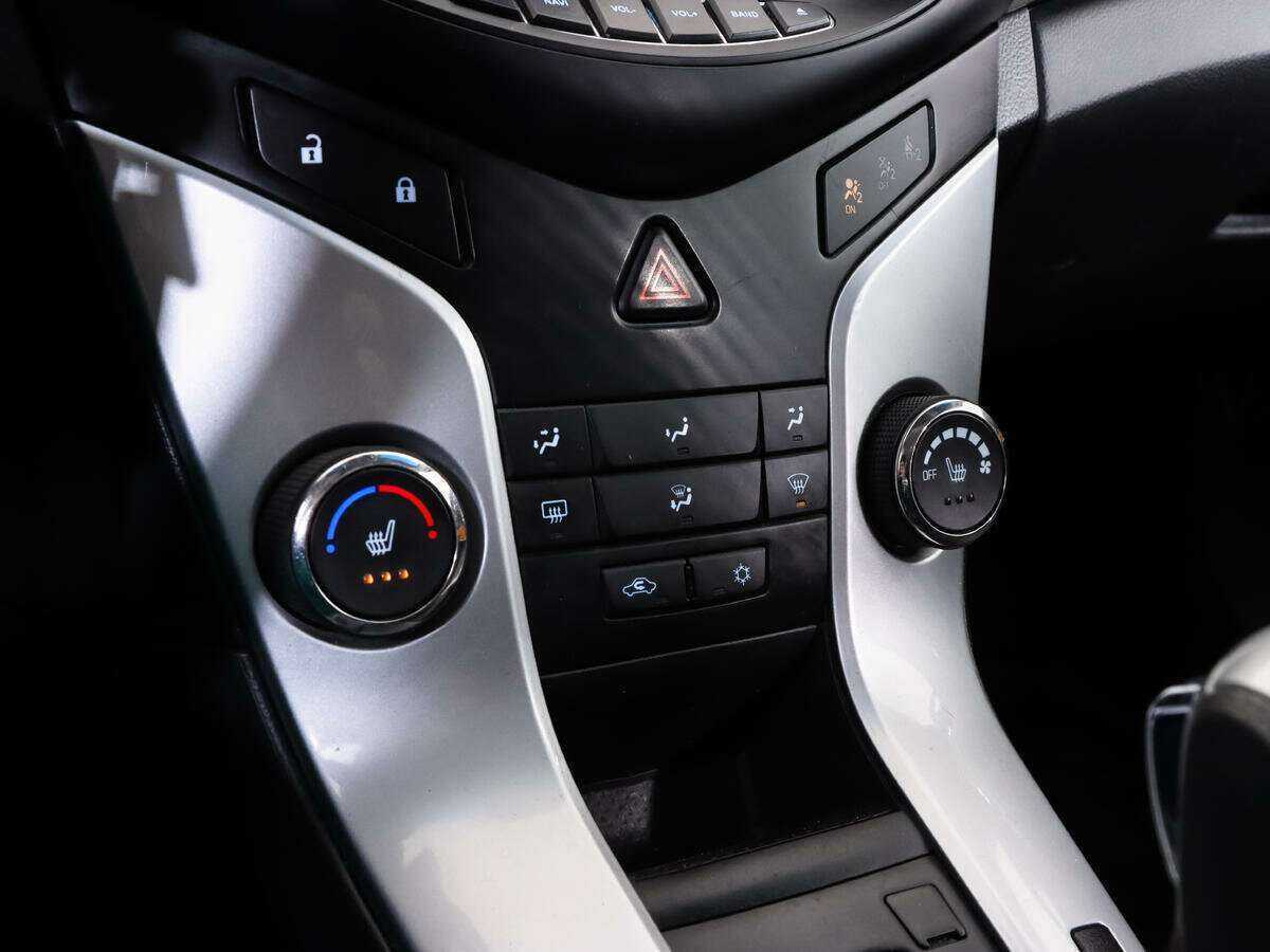 Купить Chevrolet Cruze, 2013, 129 635 км.. Фото: #13