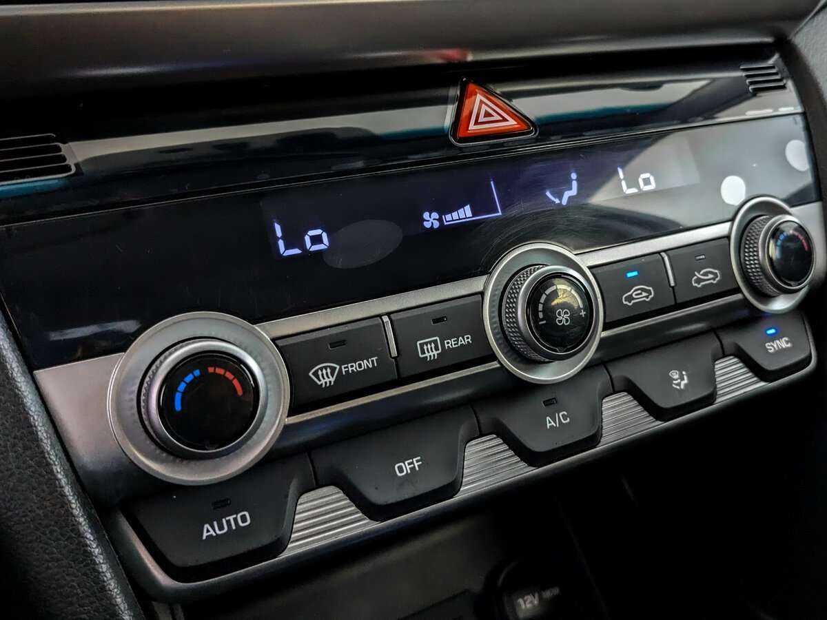 Купить Hyundai Elantra, 2020, 75 339 км.. Фото: #19