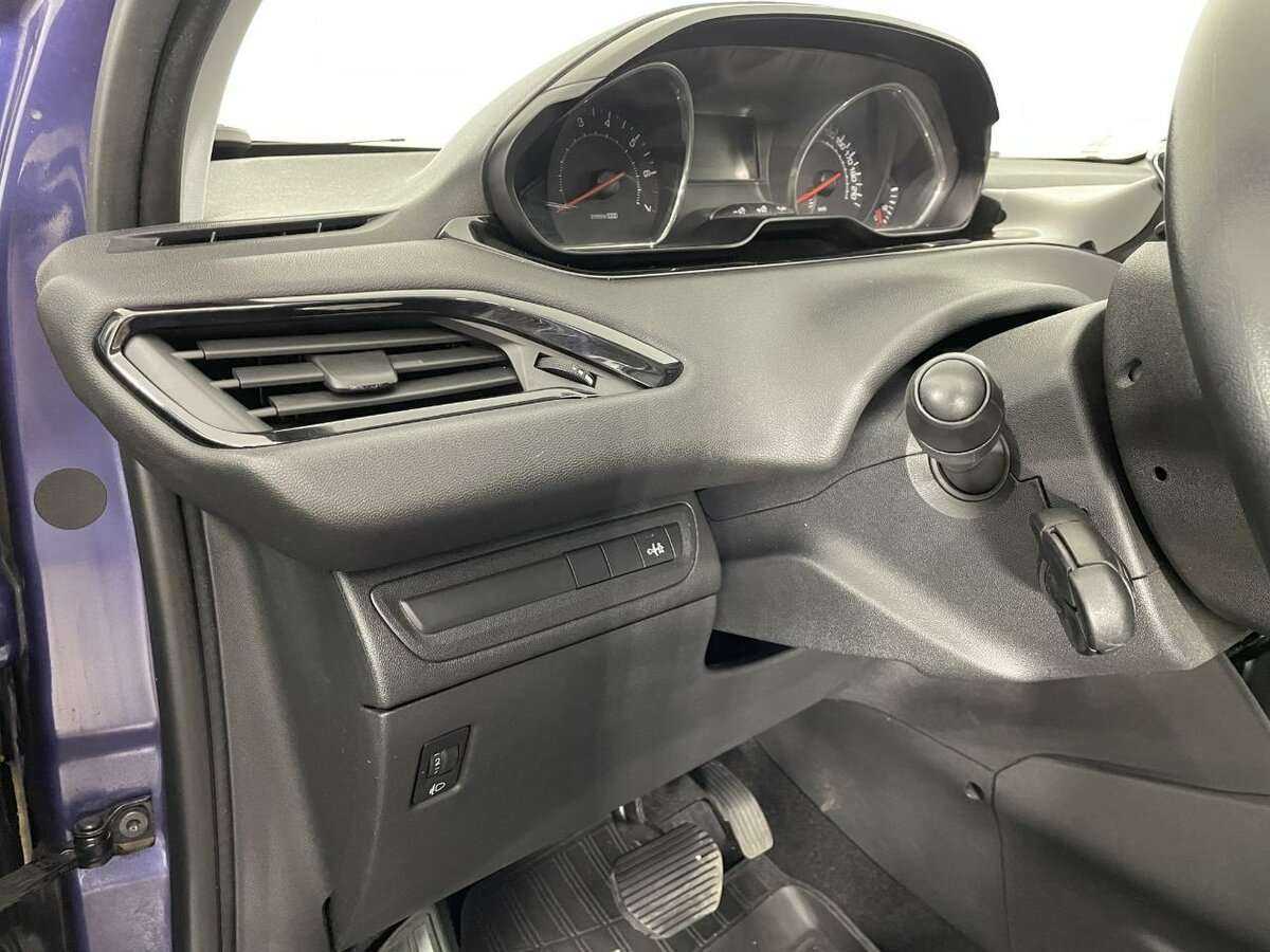 Купить Peugeot 208, 2014, 147 190 км.. Фото: #8