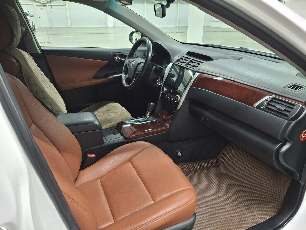 Купить Toyota Camry, 2013, 193 379 км.. Фото: #10