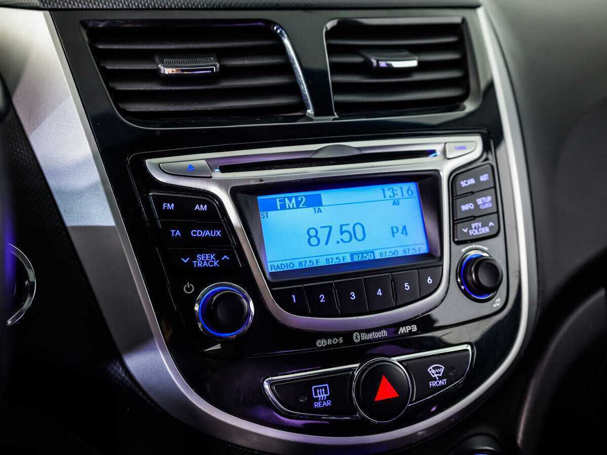 Купить Hyundai Solaris, 2012, 127 497 км.. Фото: #12