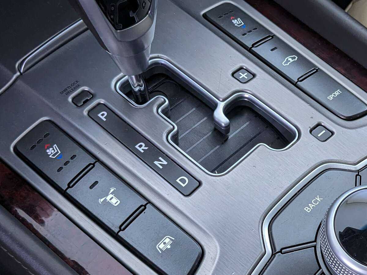 Купить Hyundai Equus, 2012, 99 017 км.. Фото: #15
