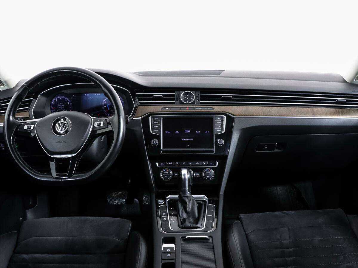 Купить Volkswagen Passat, 2016, 140 877 км.. Фото: #9