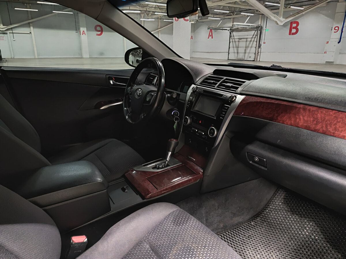 Купить Toyota Camry, 2014, 402 448 км.. Фото: #10