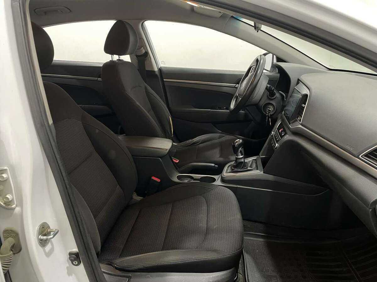 Купить Hyundai Elantra, 2016, 137 993 км.. Фото: #5