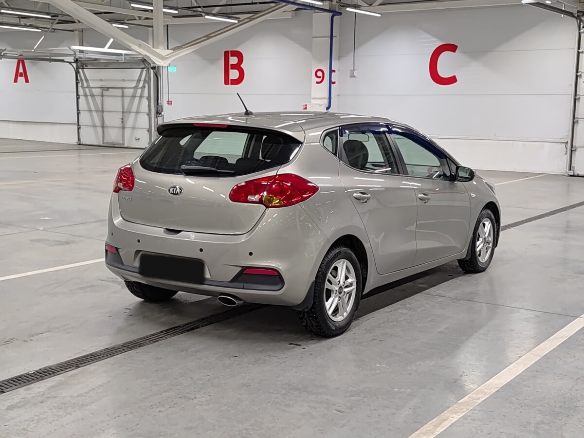 Купить Kia Ceed, 2012, 84 618 км.. Фото: #4