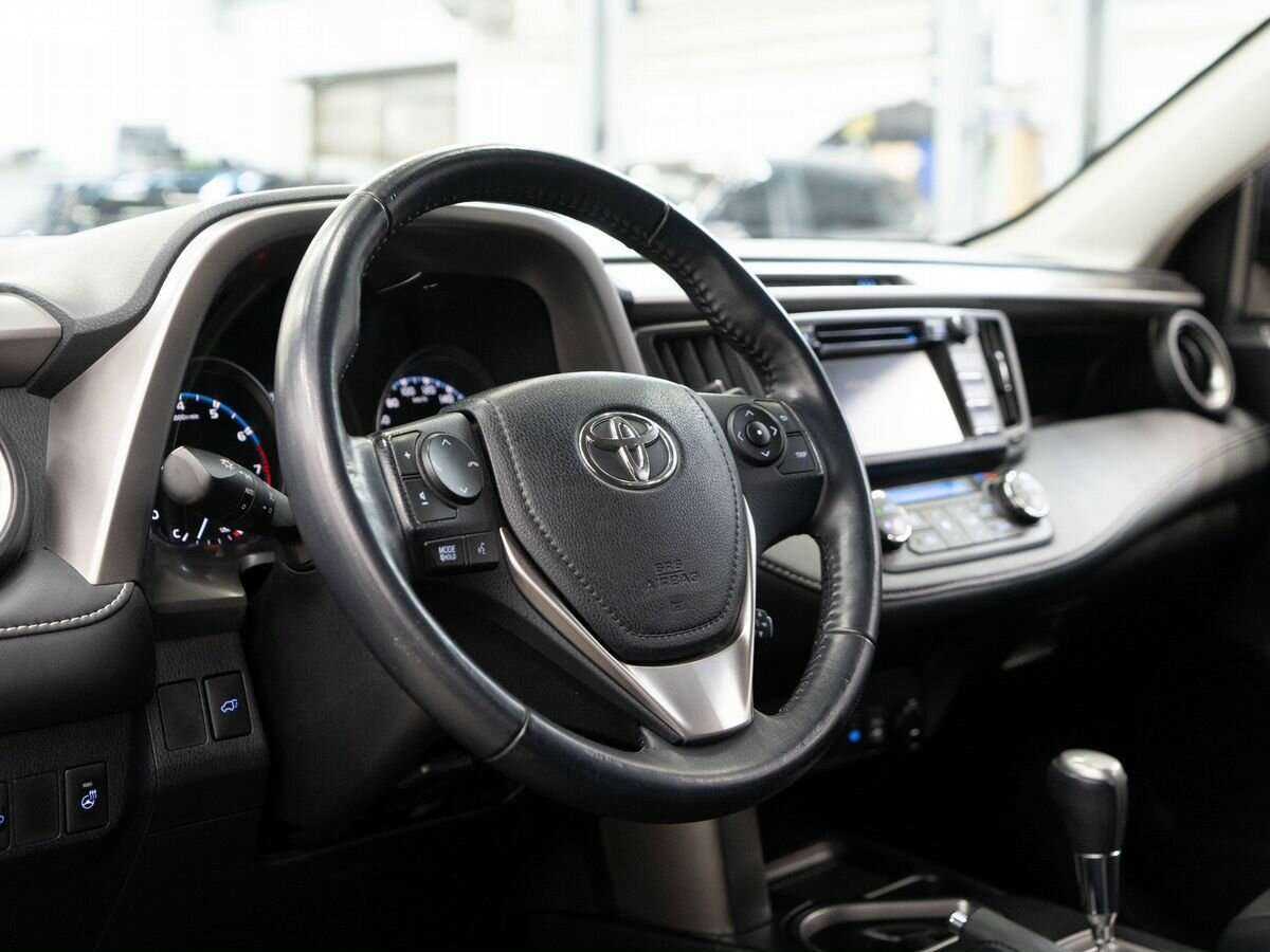 Купить Toyota RAV4, 2016, 45 000 км.. Фото: #4