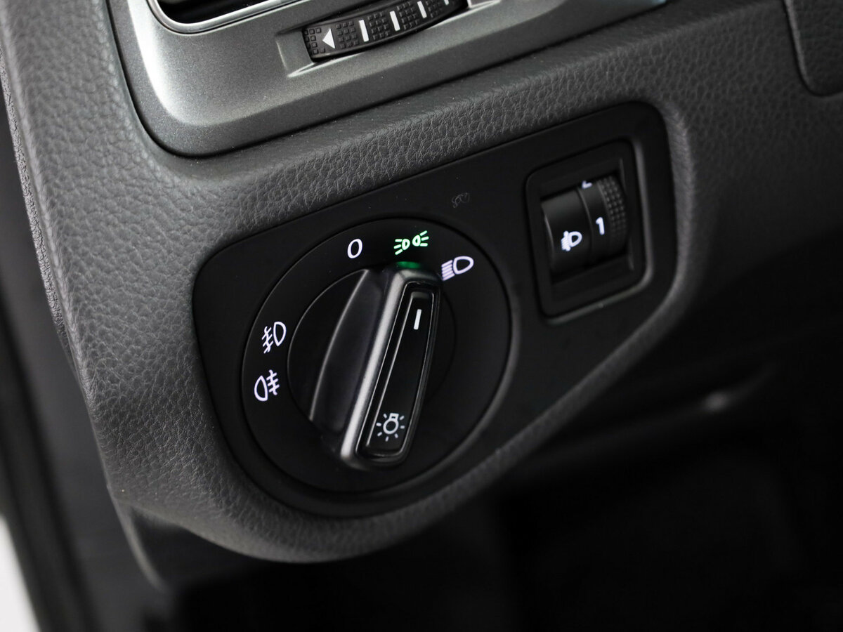 Купить Volkswagen Golf, 2013, 198 842 км.. Фото: #11