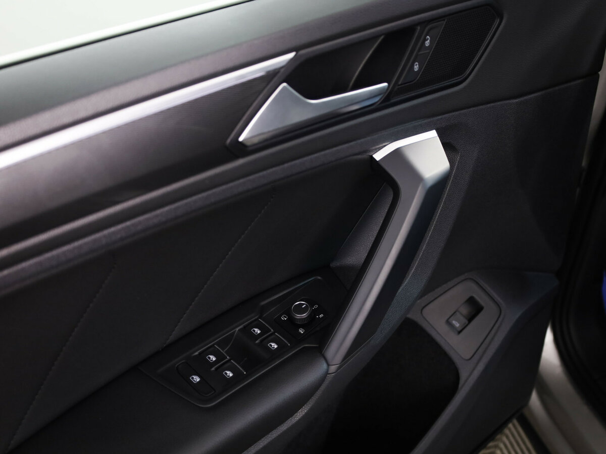Купить Volkswagen Tiguan, 2019, 132 652 км.. Фото: #9