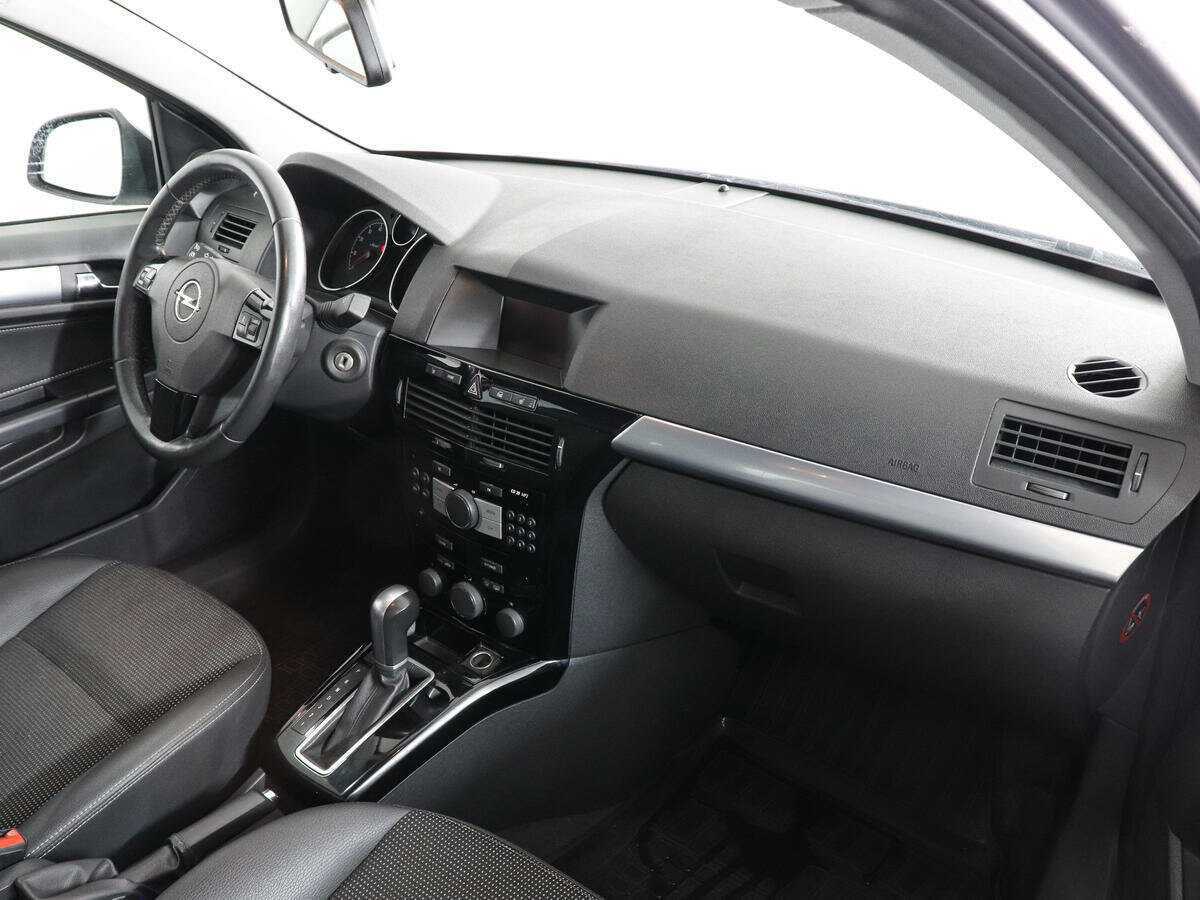 Купить Opel Astra, 2012, 178 290 км.. Фото: #5