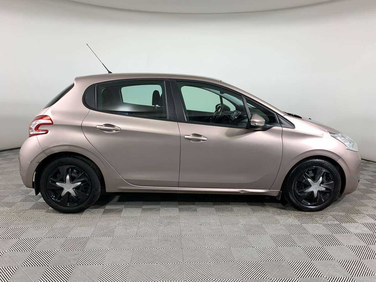 Купить Peugeot 208, 2013, 146 165 км.. Фото: #3