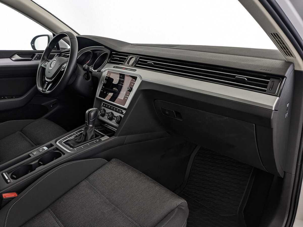 Купить Volkswagen Passat, 2019, 56 357 км.. Фото: #12