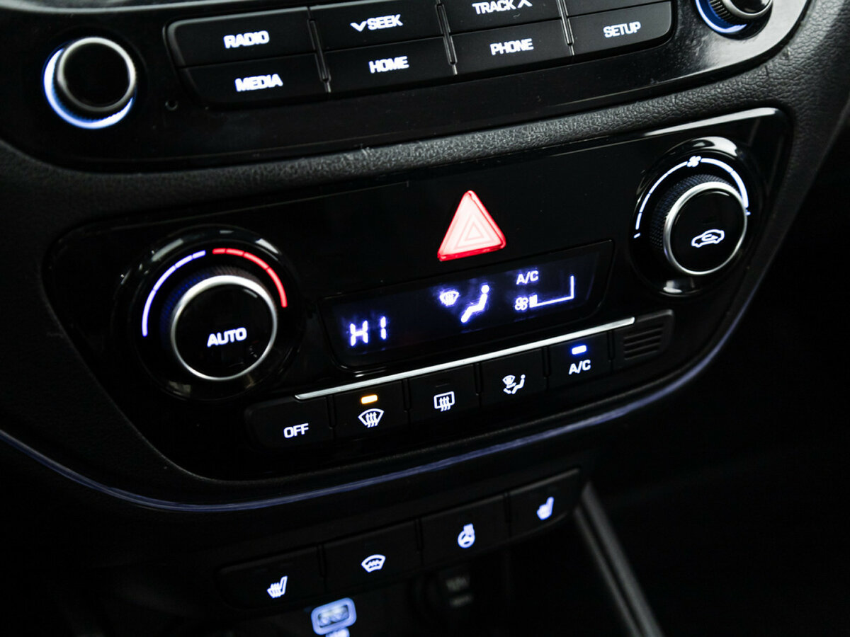 Купить Hyundai Solaris, 2019, 139 235 км.. Фото: #13