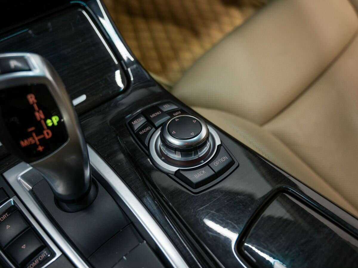 Купить BMW 5 серии, 2013, 143 241 км.. Фото: #20