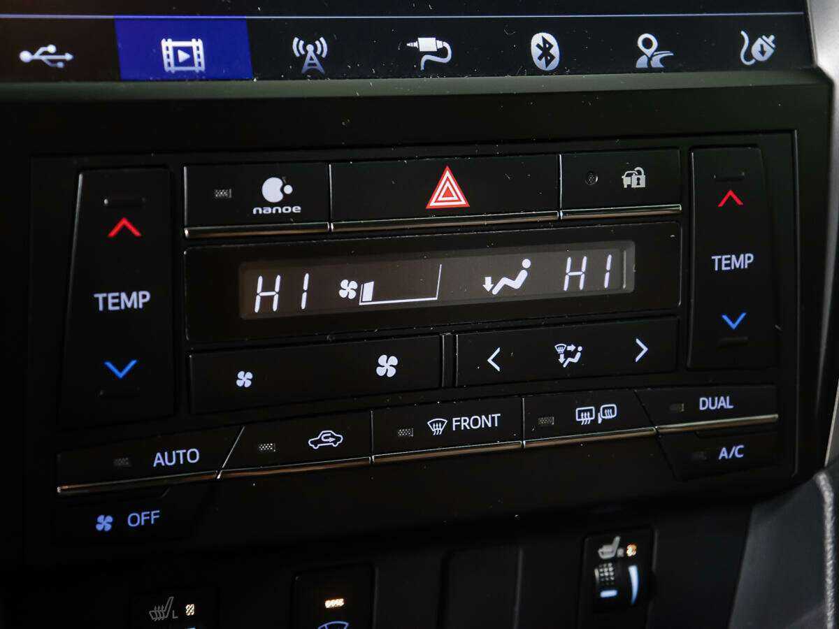 Купить Toyota Camry, 2017, 136 369 км.. Фото: #22