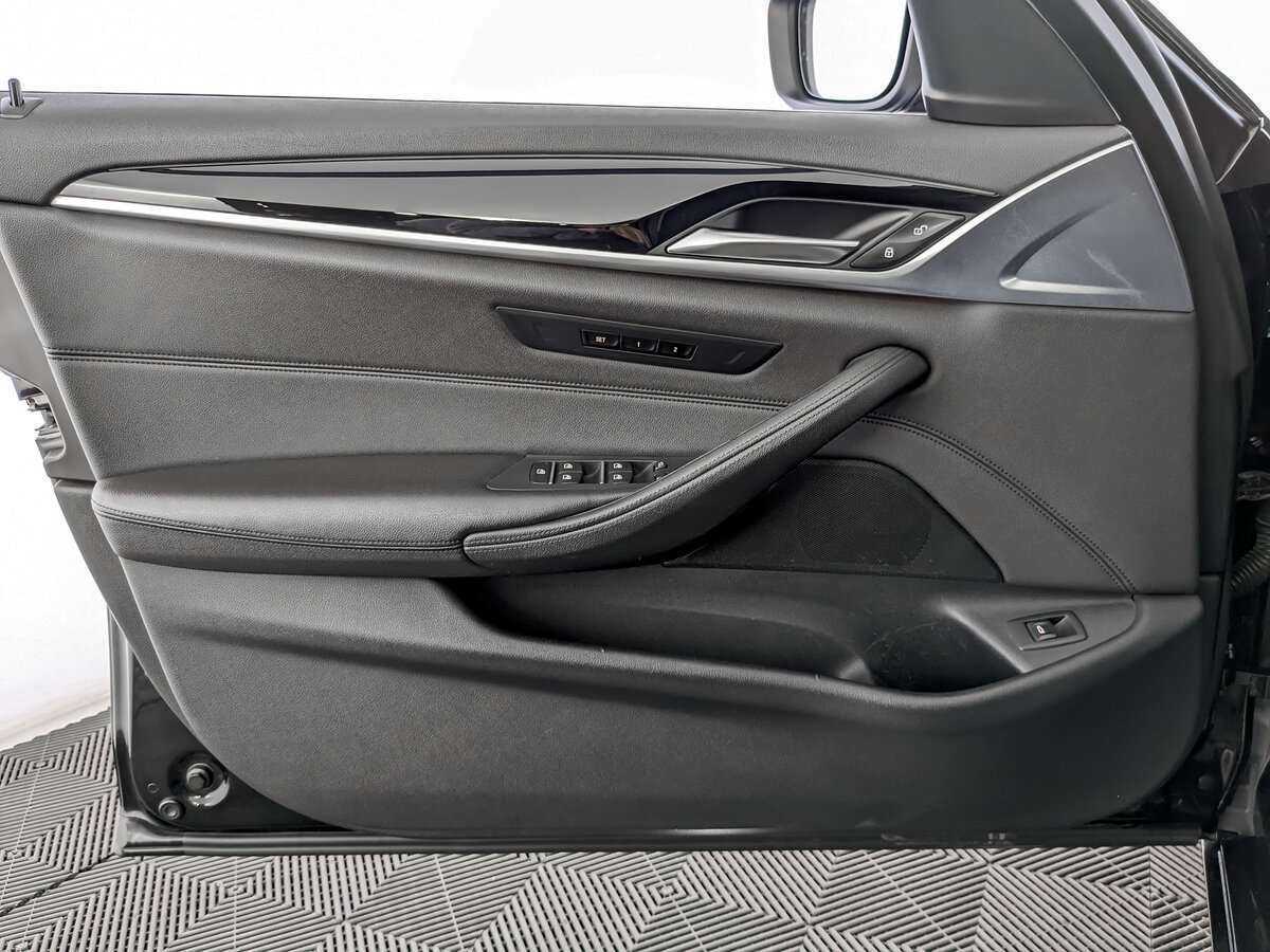 Купить BMW 5 серии, 2018, 266 277 км.. Фото: #12