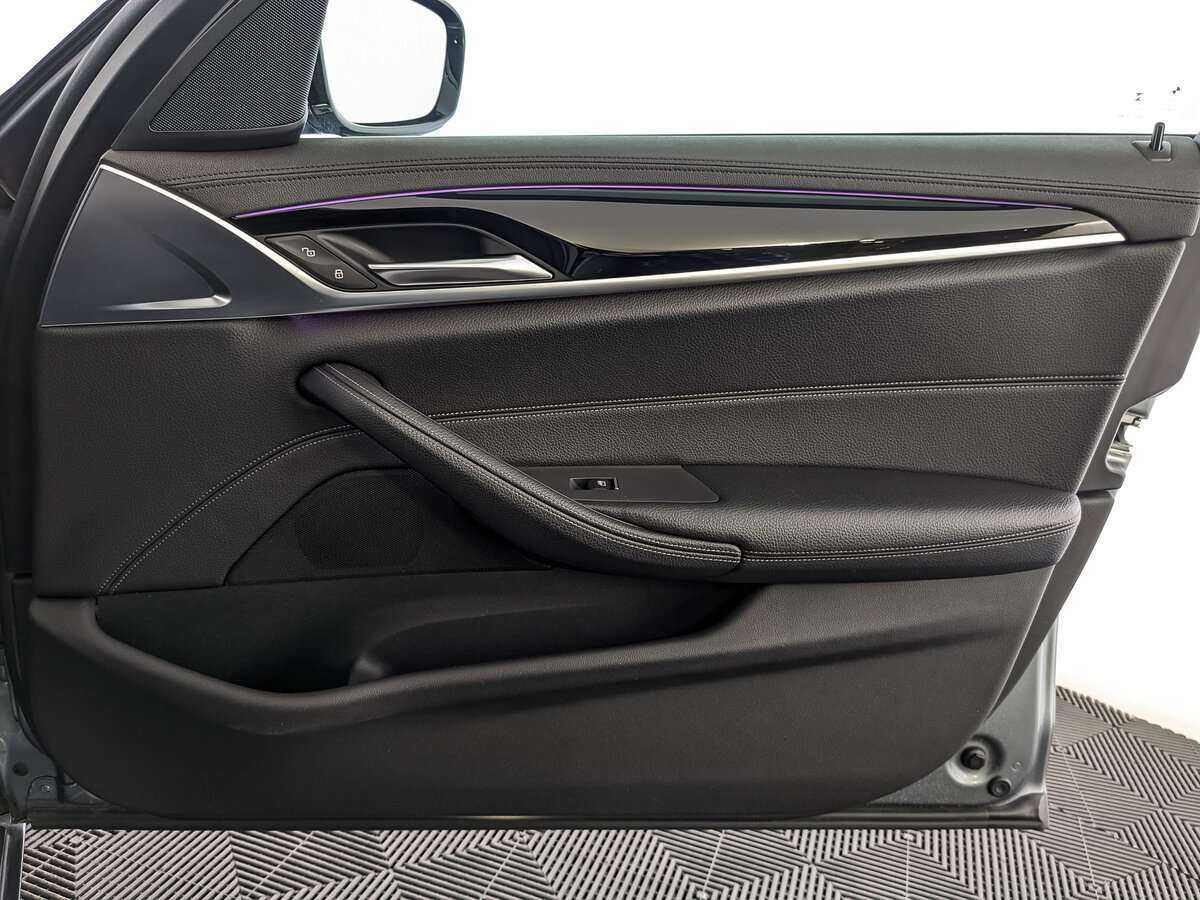 Купить BMW 5 серии, 2019, 156 275 км.. Фото: #17