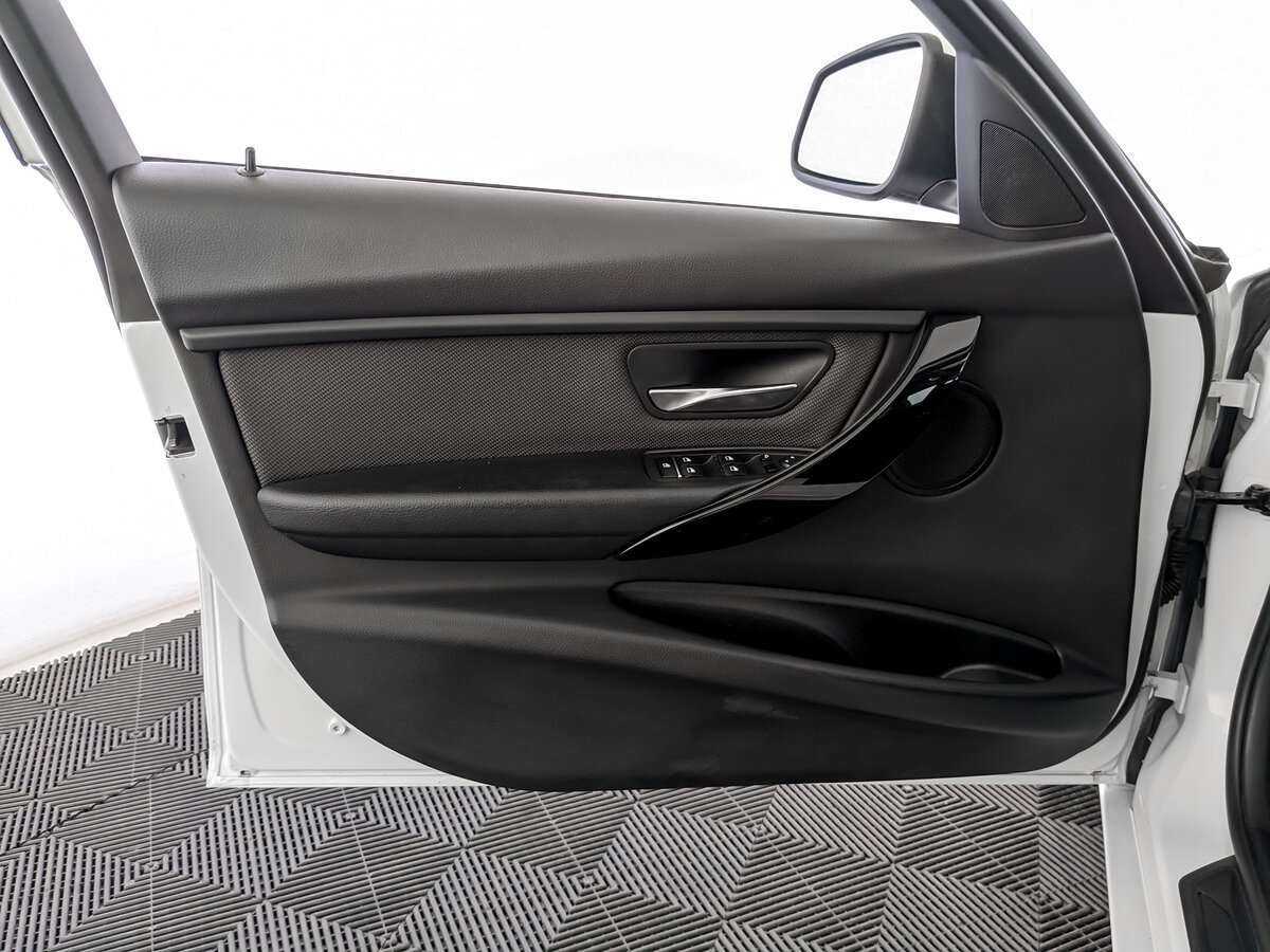 Купить BMW 3 серии, 2017, 117 684 км.. Фото: #13