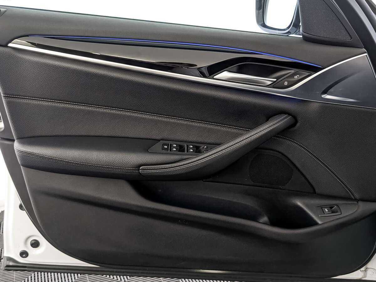 Купить BMW 5 серии, 2017, 141 423 км.. Фото: #14