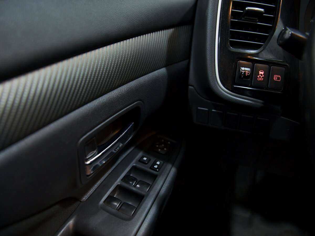 Купить Митсубиши Оутлэндер, 2013, 200 551 км.. Фото: #9