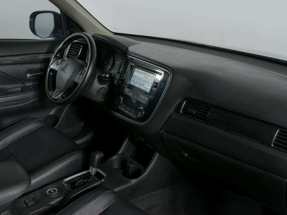 Купить Митсубиши Оутлэндер, 2016, 120 110 км.. Фото: #6