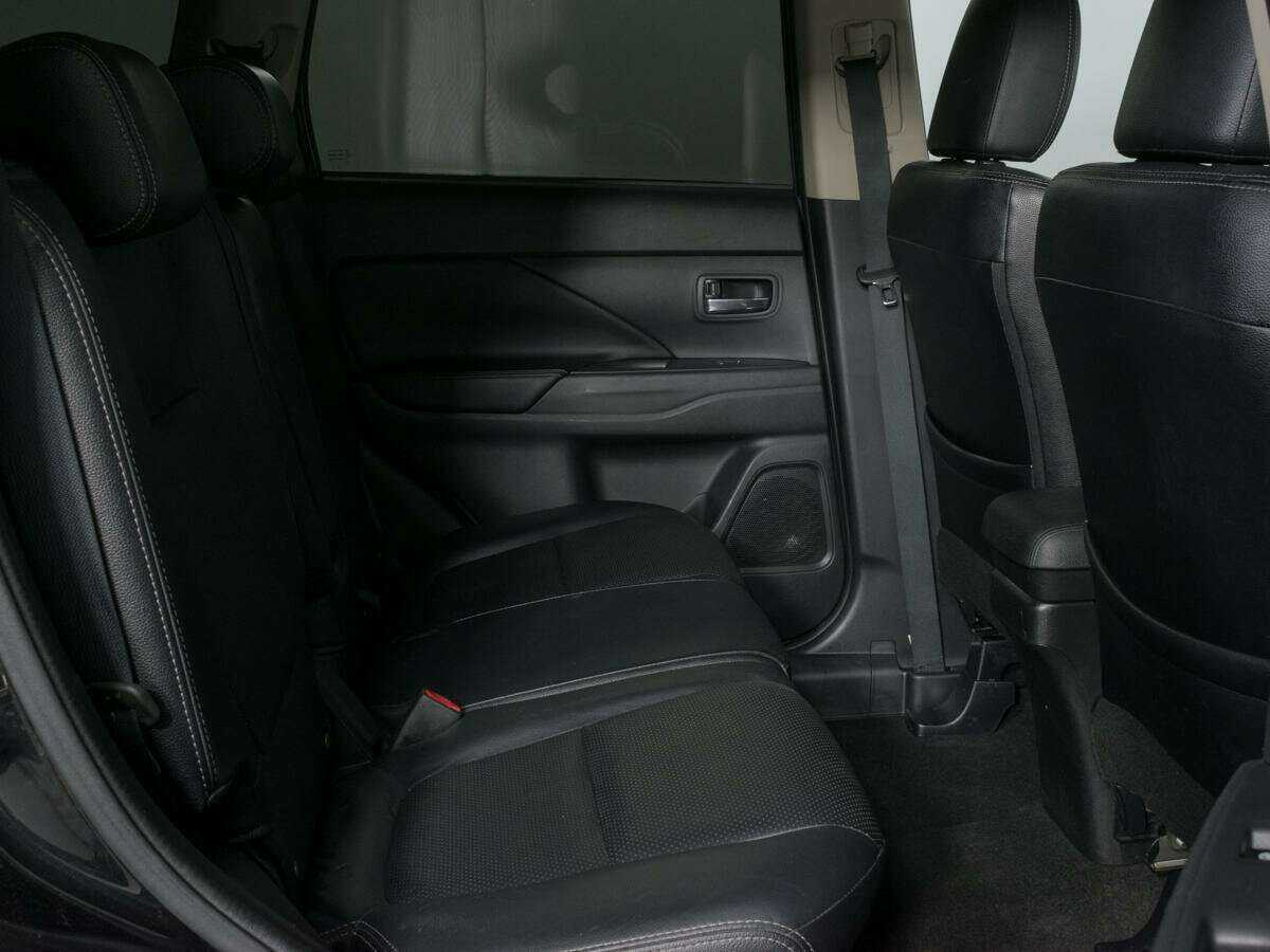 Купить Митсубиши Оутлэндер, 2016, 120 110 км.. Фото: #8