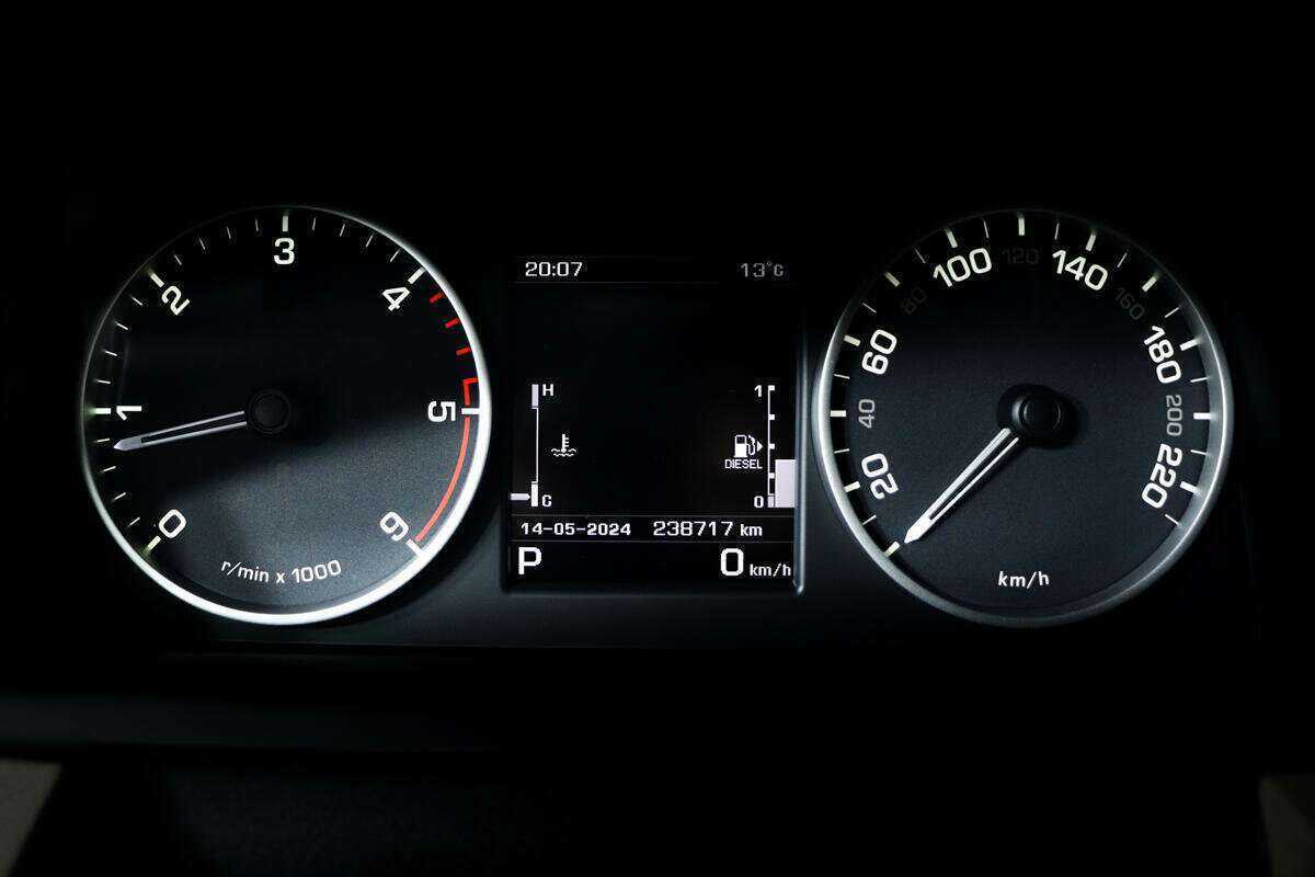 Купить Land Rover Discovery, 2015, 238 705 км.. Фото: #7