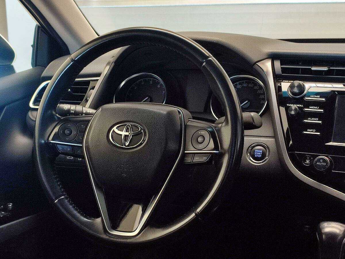 Купить Toyota Camry, 2018, 68 281 км.. Фото: #9