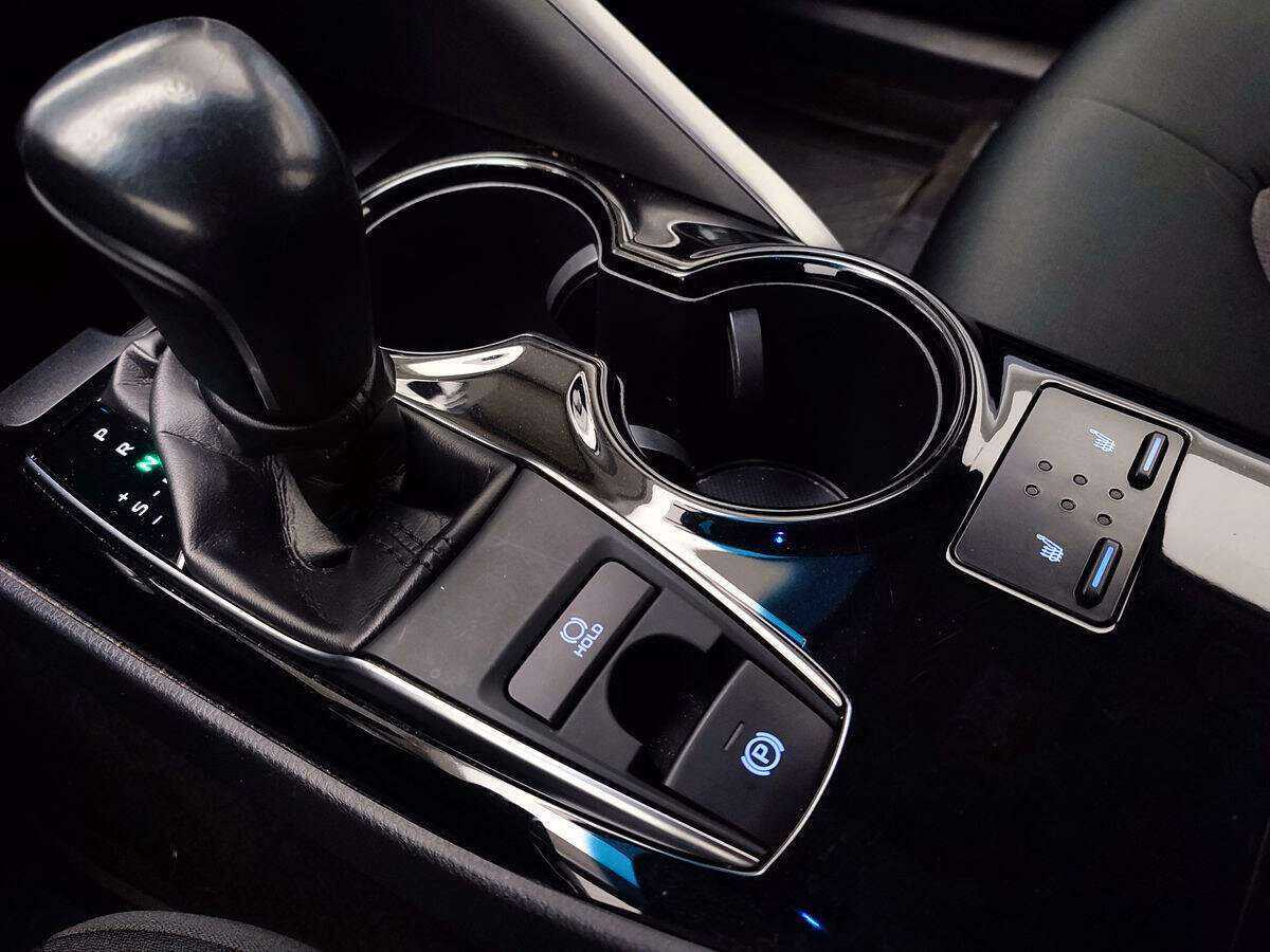 Купить Toyota Camry, 2018, 68 281 км.. Фото: #11