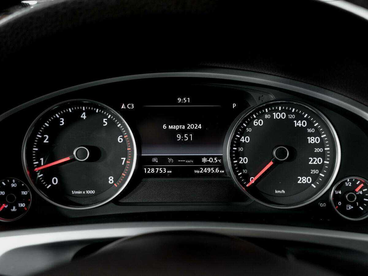 Купить Volkswagen Touareg, 2014, 128 712 км.. Фото: #10