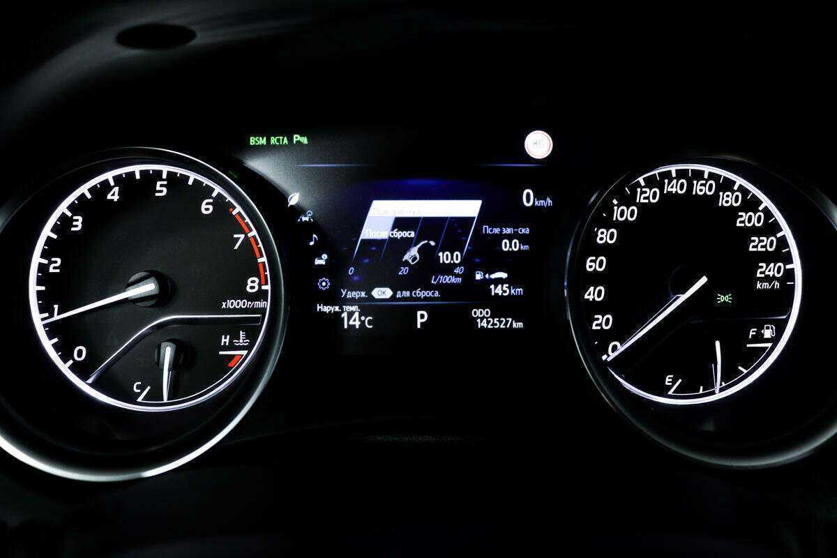 Купить Toyota Camry, 2019, 142 527 км.. Фото: #9