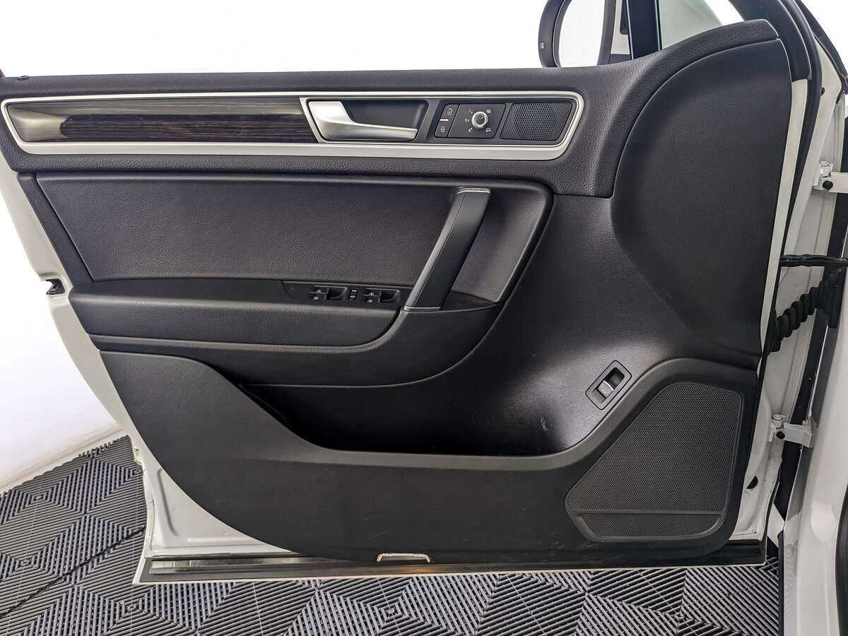 Купить Volkswagen Touareg, 2017, 111 483 км.. Фото: #17