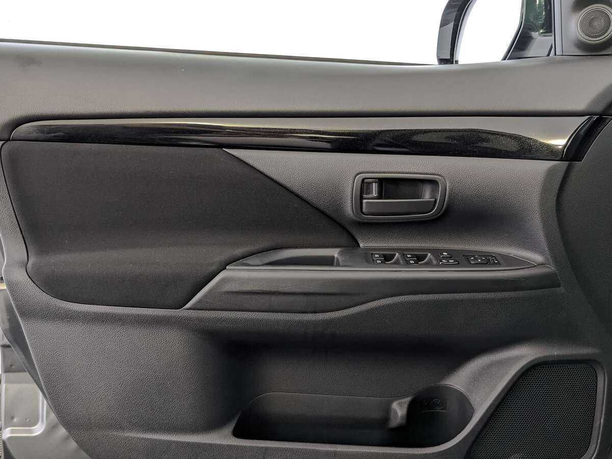 Купить Mitsubishi Outlander, 2019, 82 481 км.. Фото: #14