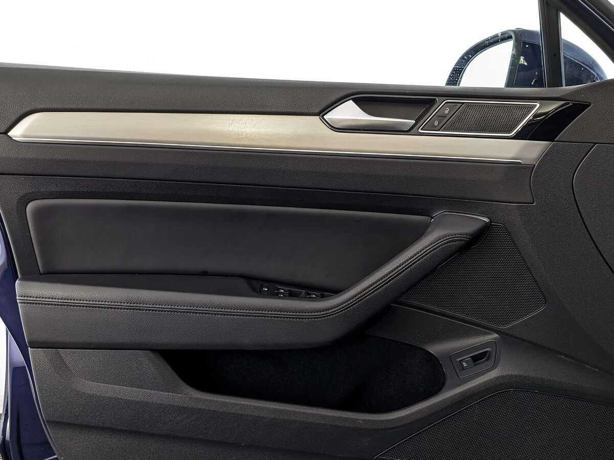 Купить Volkswagen Passat, 2019, 142 327 км.. Фото: #14