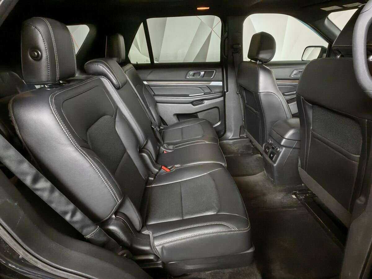 Купить Ford Explorer, 2017, 155 342 км.. Фото: #10
