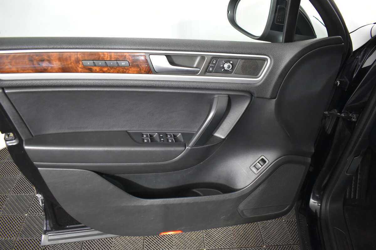 Купить Volkswagen Touareg, 2012, 299 500 км.. Фото: #13