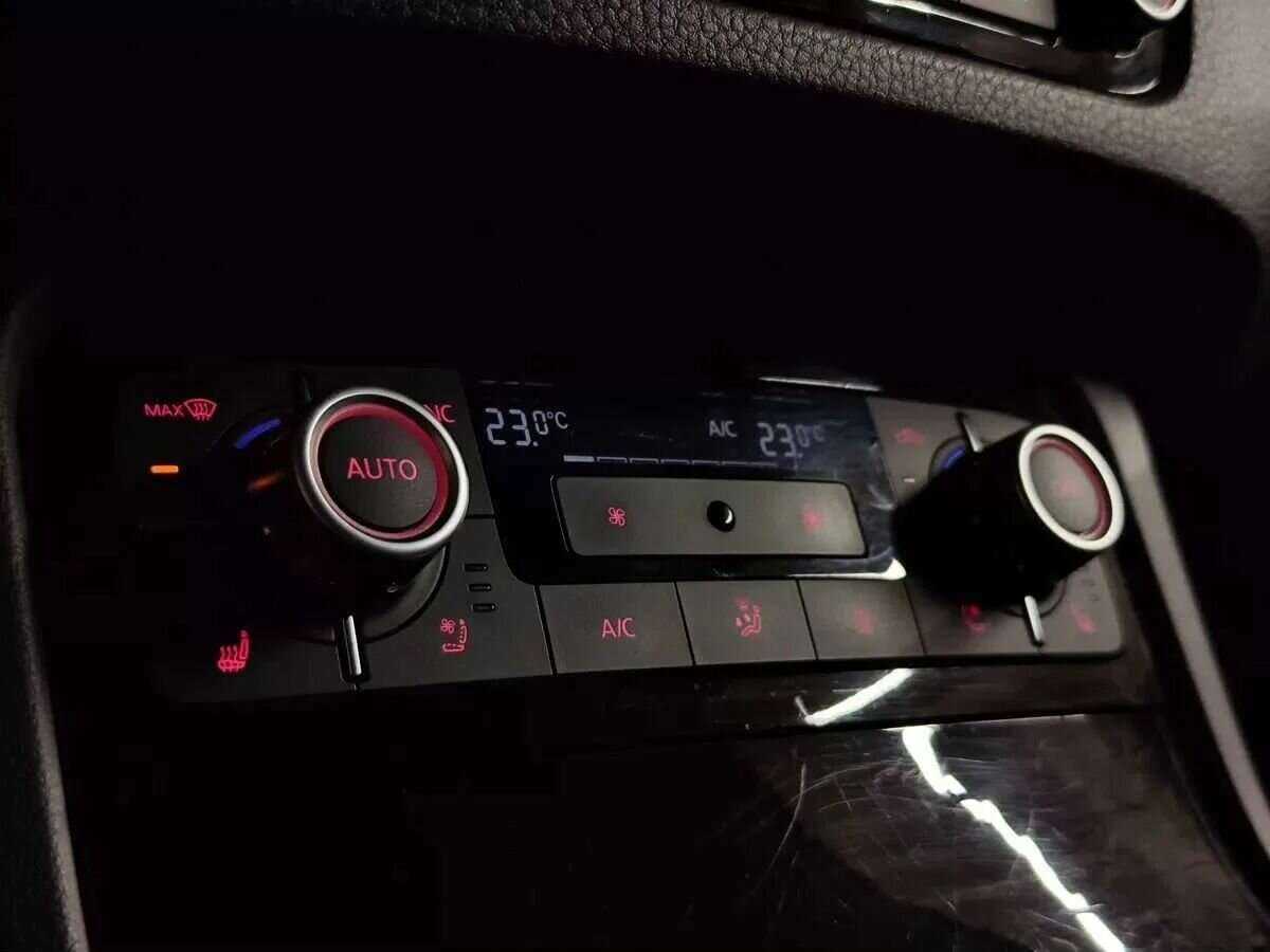 Купить Volkswagen Touareg, 2014, 176 954 км.. Фото: #16