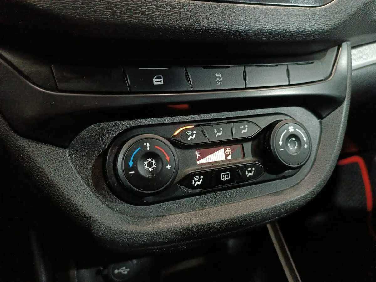 Купить Лада (ВАЗ) Веста, 2019, 45 520 км.. Фото: #13