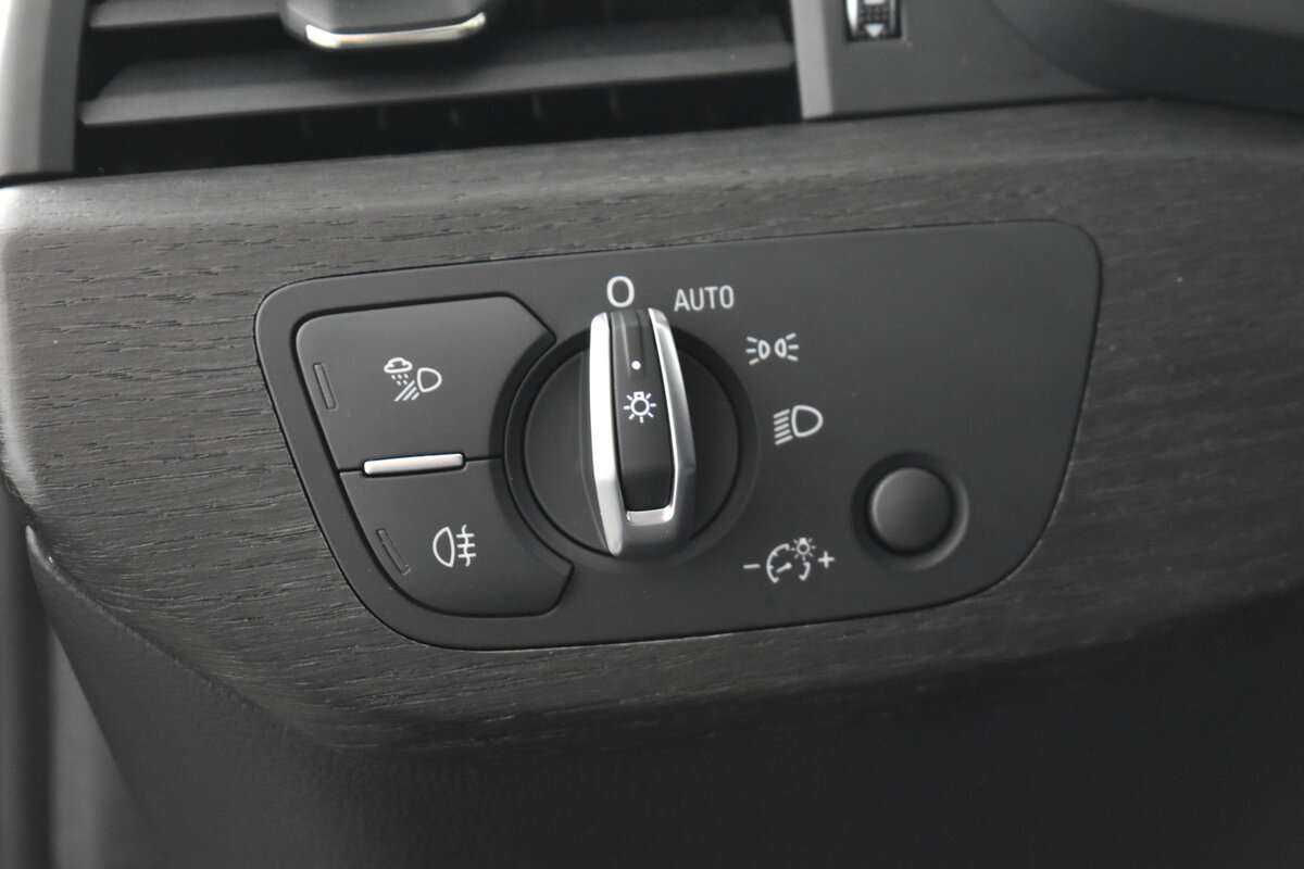 Купить Audi A4, 2018, 83 564 км.. Фото: #11