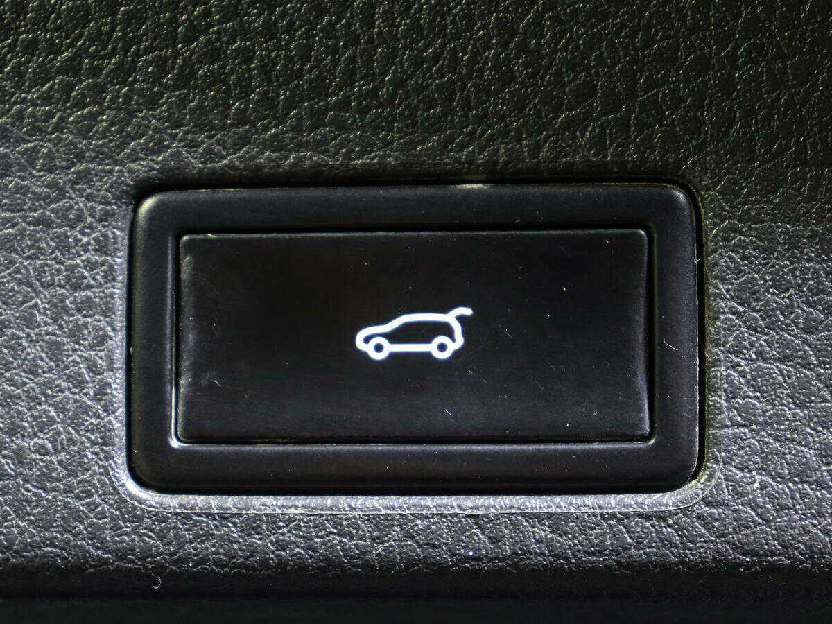 Купить Volkswagen Touareg, 2012, 200 985 км.. Фото: #16