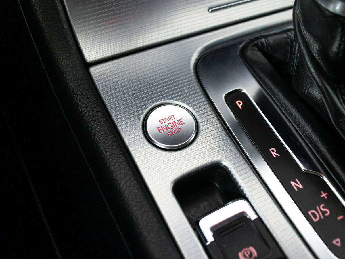 Купить Volkswagen Touareg, 2012, 236 145 км.. Фото: #18