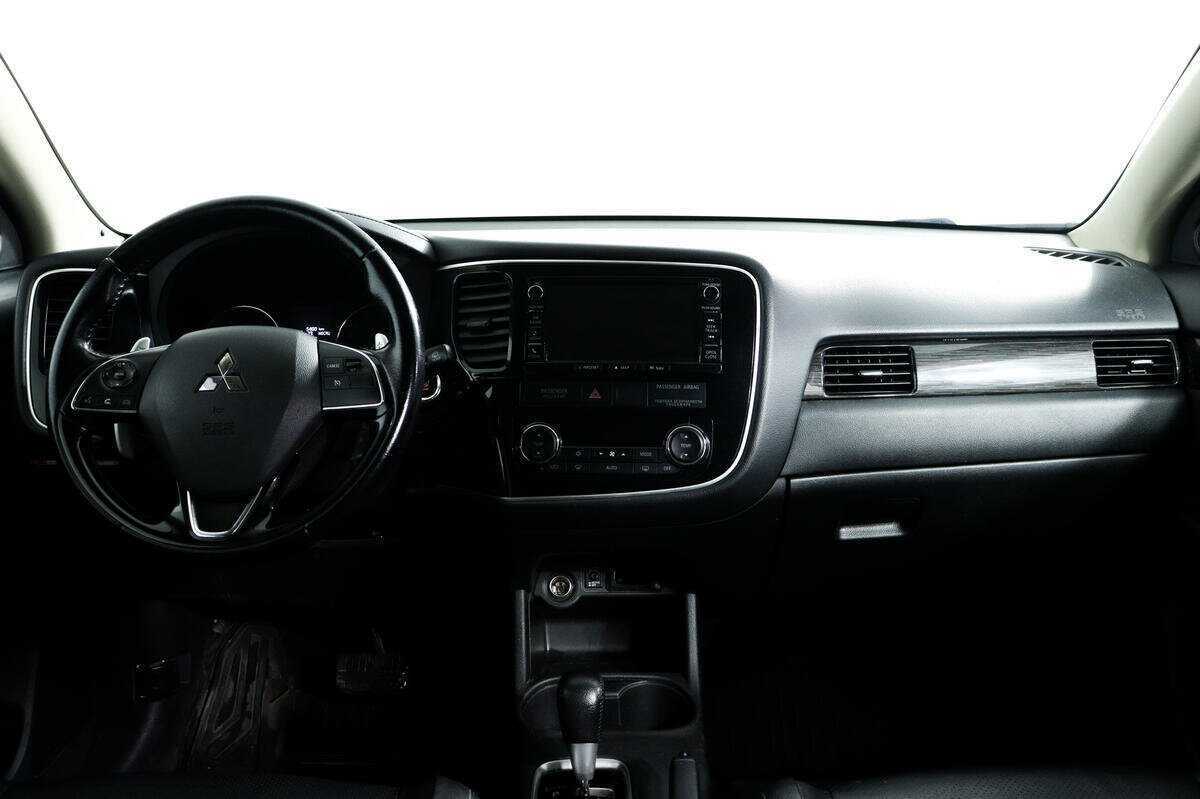 Купить Mitsubishi Outlander, 2016, 129 680 км.. Фото: #10