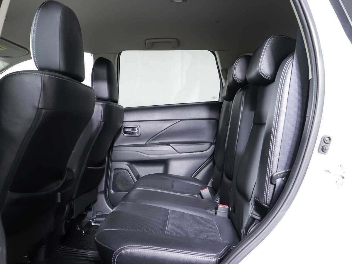 Купить Mitsubishi Outlander, 2016, 129 798 км.. Фото: #9
