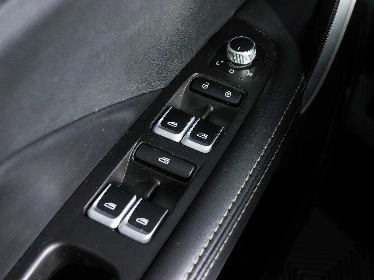 Купить Джили Кулрэй, 2021, 79 600 км.. Фото: #18