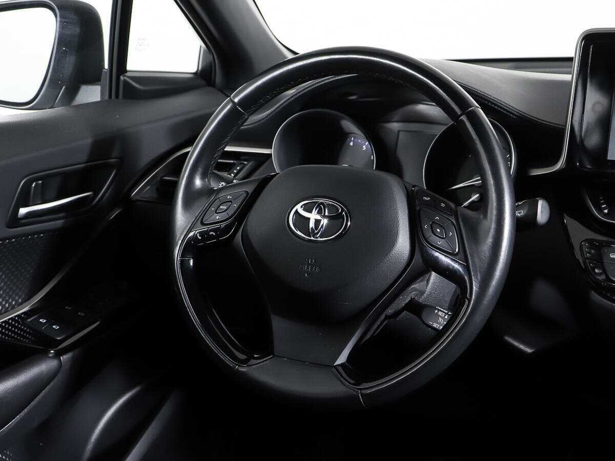 Купить Toyota C-HR, 2018, 52 185 км.. Фото: #14