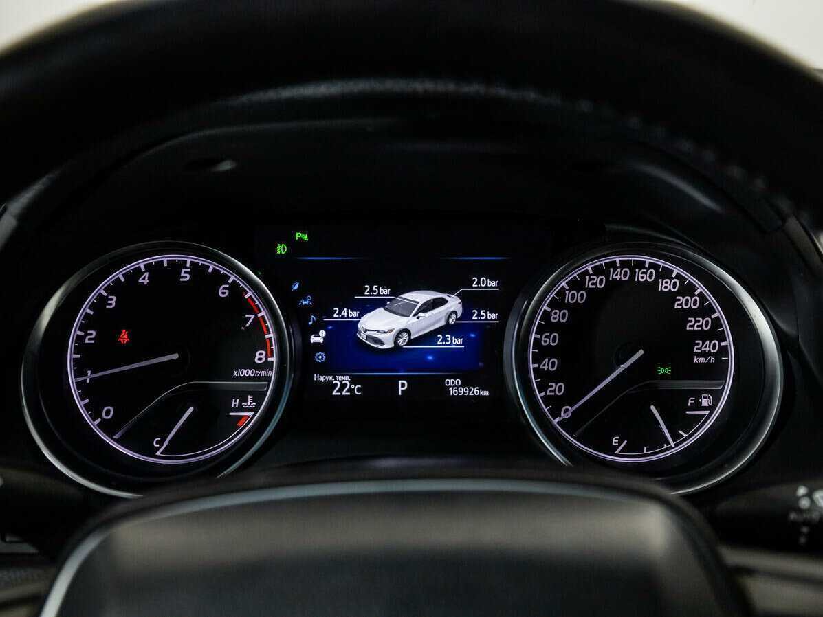 Купить Toyota Camry, 2018, 169 924 км.. Фото: #10