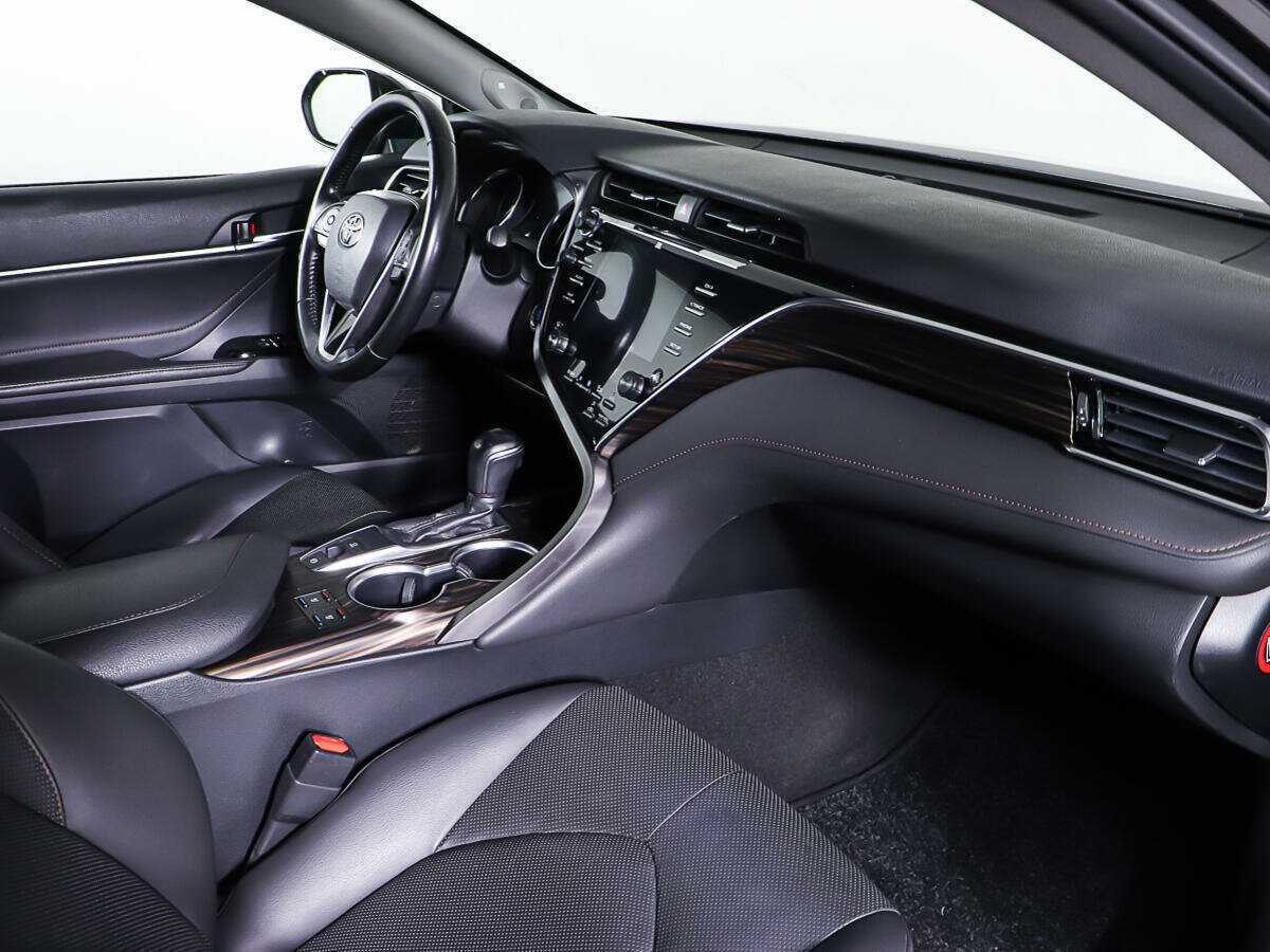 Купить Toyota Camry, 2018, 83 650 км.. Фото: #8