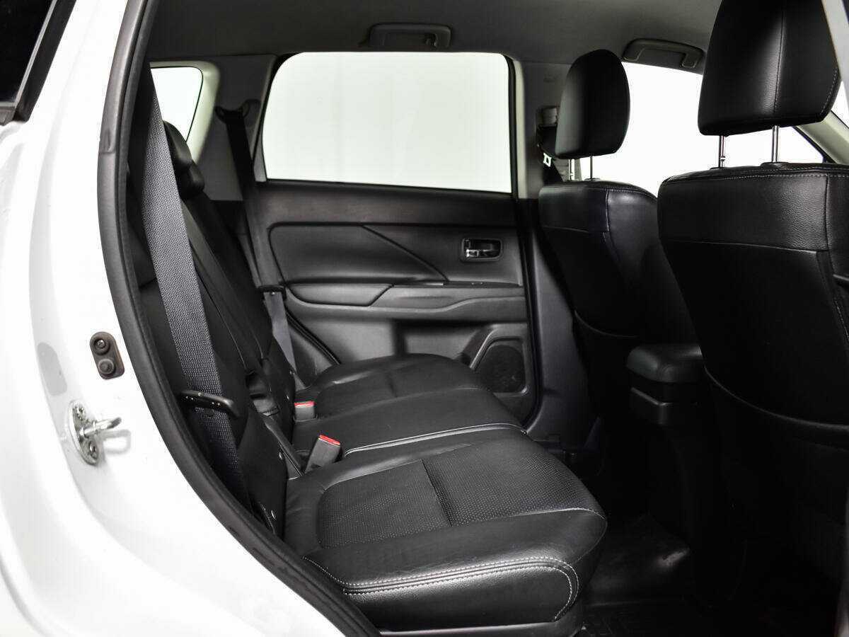 Купить Митсубиши Оутлэндер, 2015, 270 387 км.. Фото: #9