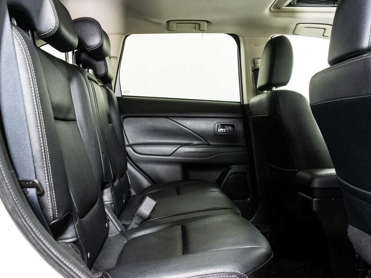 Купить Mitsubishi Outlander, 2016, 152 720 км.. Фото: #16