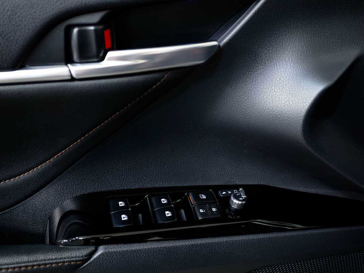 Купить Toyota Camry, 2020, 107 345 км.. Фото: #17